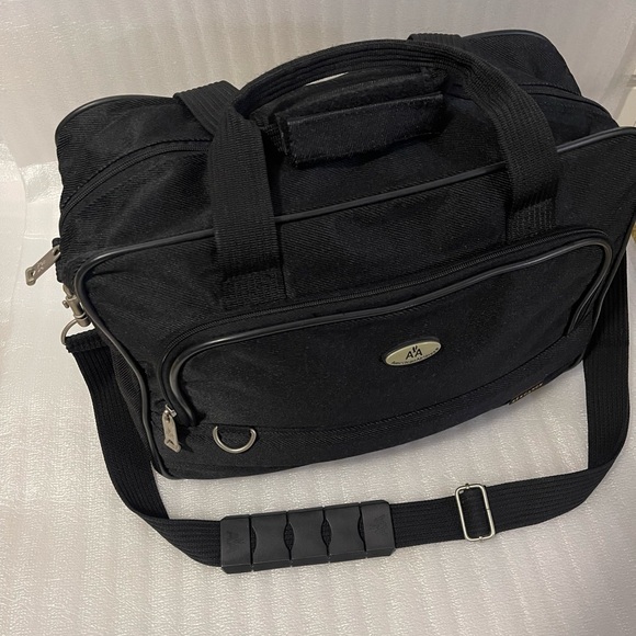 Black American Airlines Elegance Collection Travel Tote Bag - Picture 5 of 16